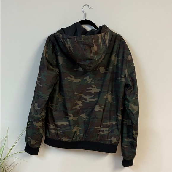 Forever 21 Camouflage Hooded Jacket size M - Picture 3 of 3